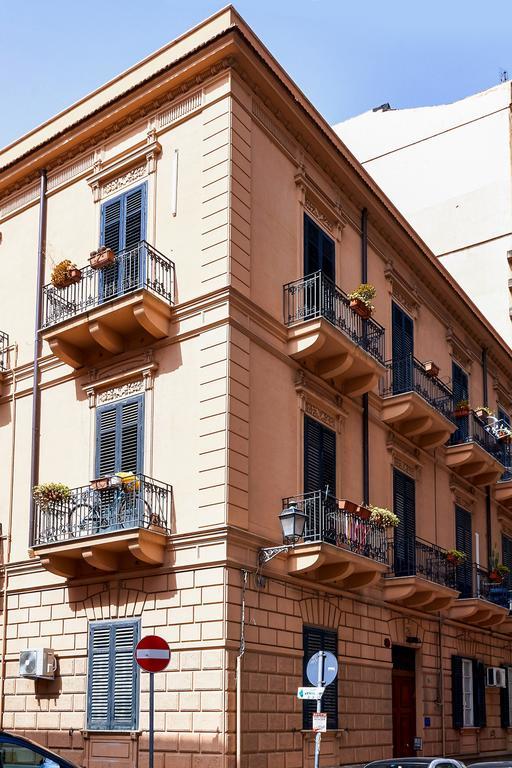 Palermo Al Centro - Appartamento Fiume Eksteriør billede
